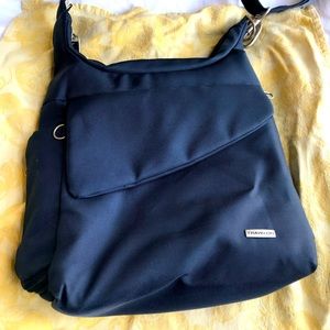 Travelon Anti-Theft Classic Messenger Bag